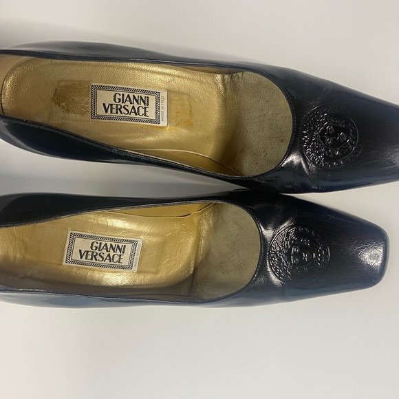 Vintage Gianni  Versace Black Leather Square-Toe Pumps with Medusa Logo -Size 37 - Picture 7 of 7